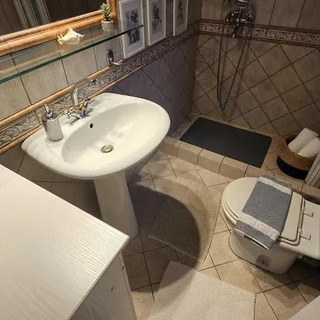 Elia Oasis Coastal Escape Daire